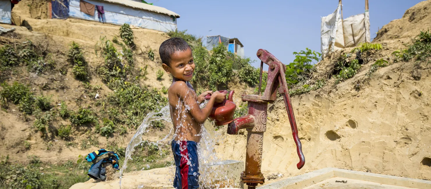 Bangladesh_Rohingya-refugees-adjust-to-life-in-camp