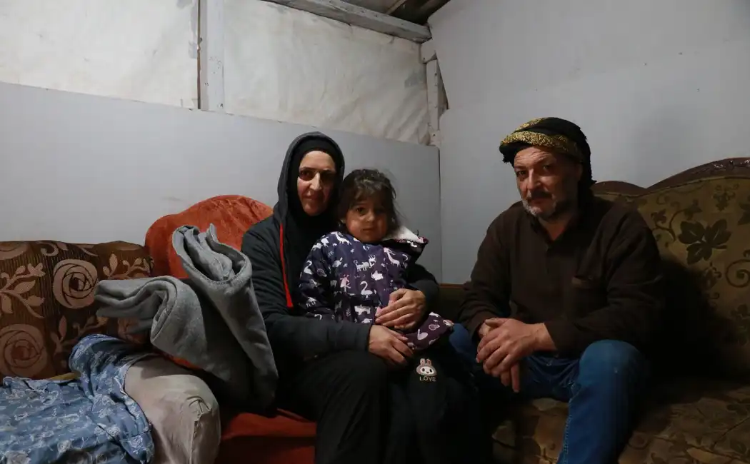 Website-Lebanon. Hala and Khaled Al-Saleh – a family of seven living in an informal settlement receive CRI as they prepare for the upcoming winter months.jpg
